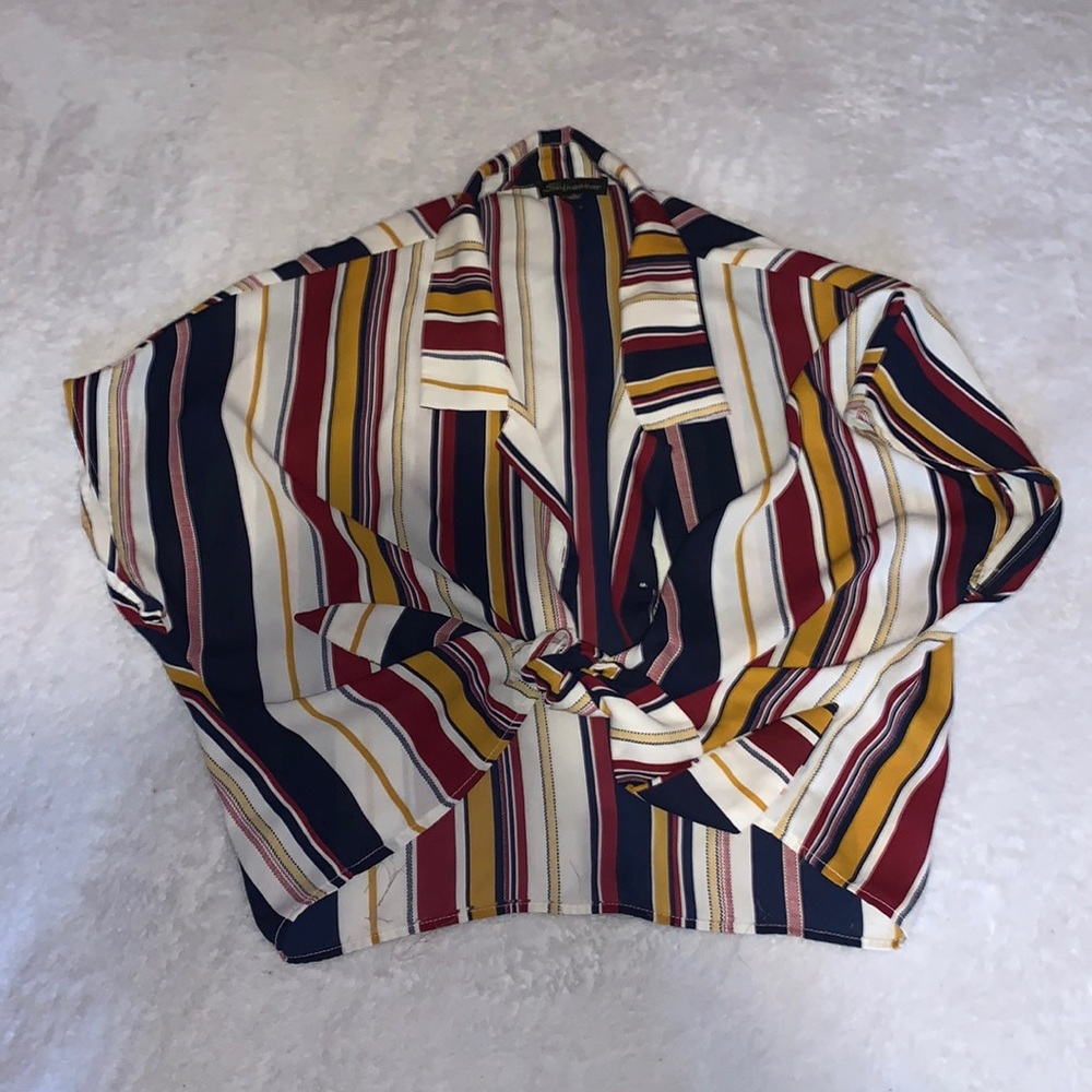 Retro button up shirt with sleeves.